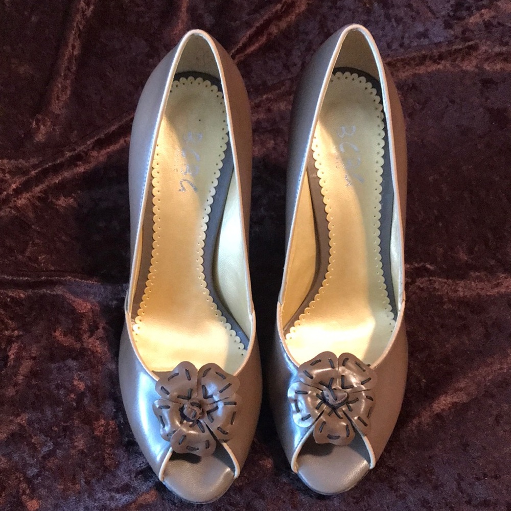 BCBG heels